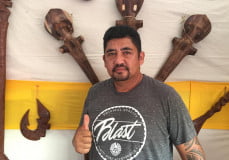 Firmin, artiste-sculpteur marquisien de Tahuata