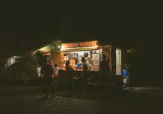 Vetea et Edouard de la roulotte Noa Noa Burger à Pirae, Tahiti