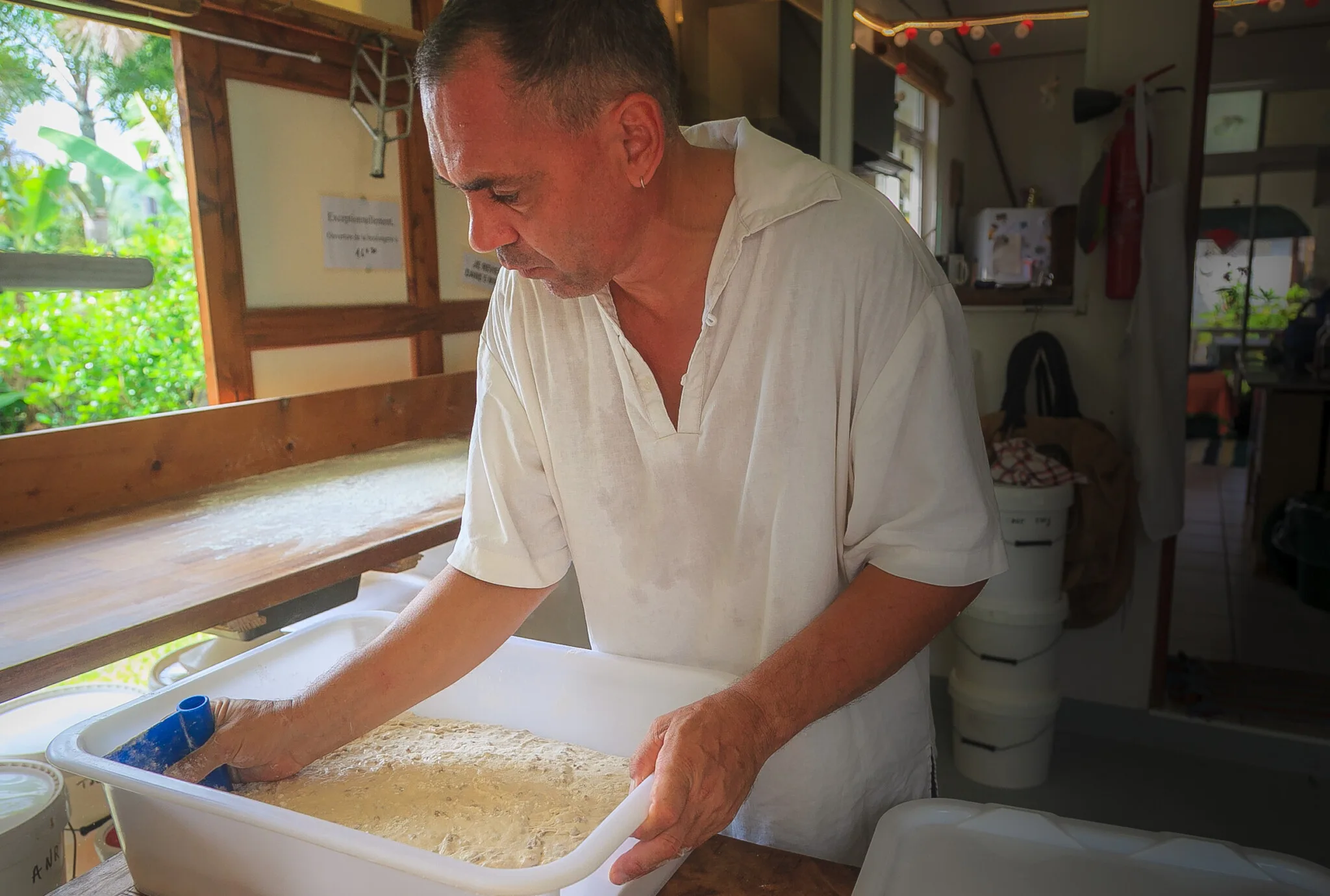 Benoit Babinger, boulanger à Raiatea Crédit : Gaëlle Poyade