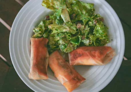 Roulés chèvre-miel-pistache Recette Hommes de Polynésie Tahiti Crédit : Cartouche Louise-Michèle