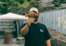 Guillaume Machenaud Artiste, peintre et sculpteur Hommes de Polynésie Crédit : Cartouche Louise-Michèle