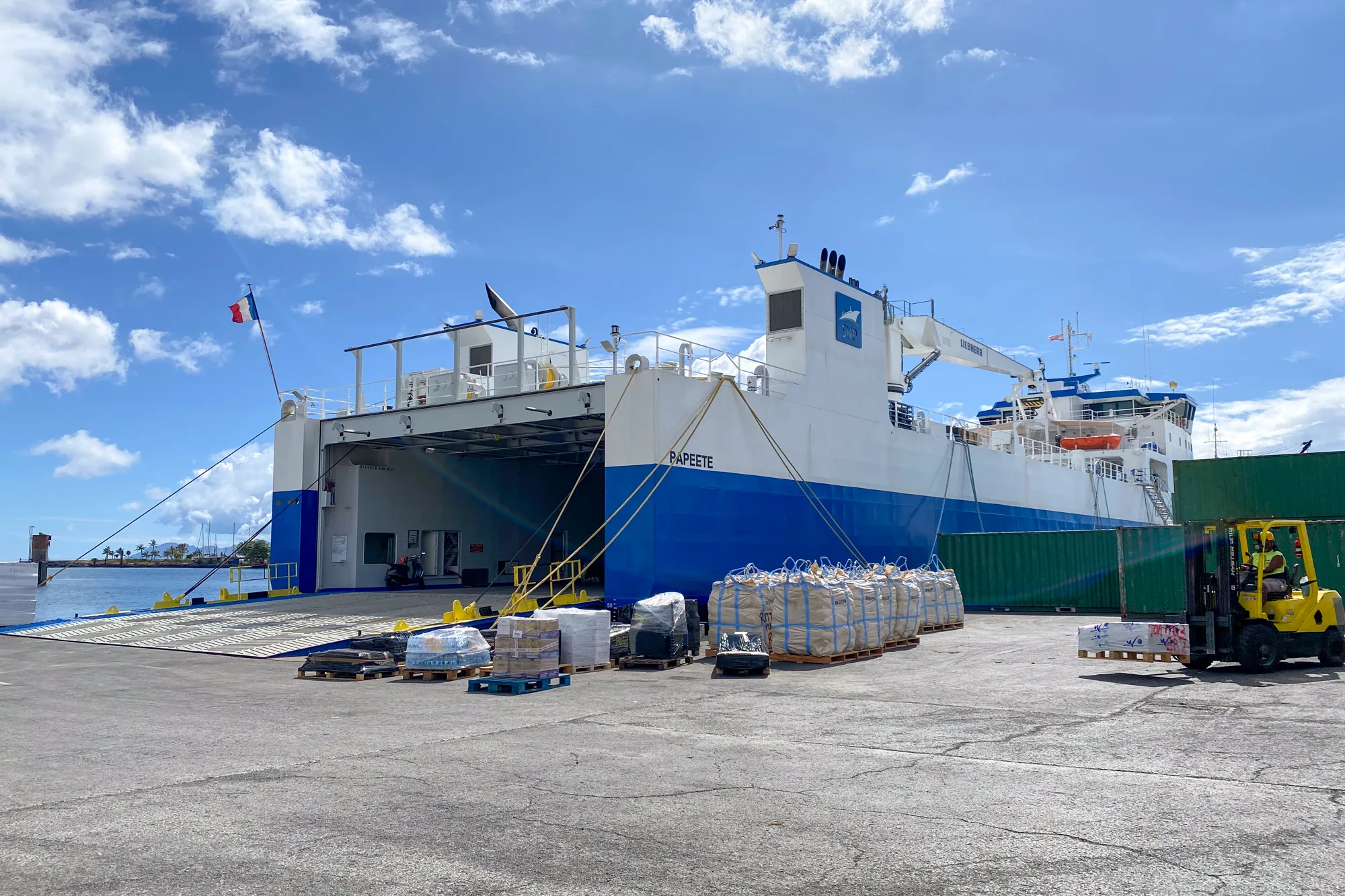 Rémi Cheong, capitaine de bateau de la SNP, Tahiti