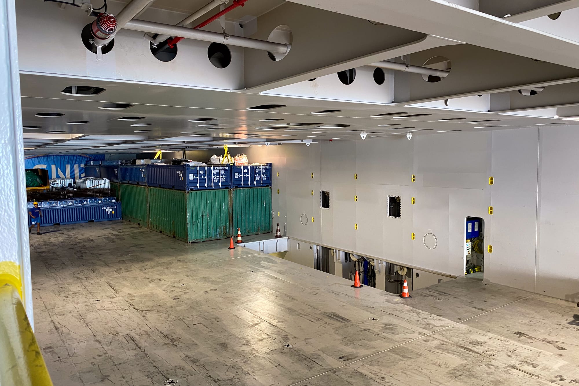 Cale de l'Hawaikinui2 de la SNP - capitaine de bateau Rémi Chéong