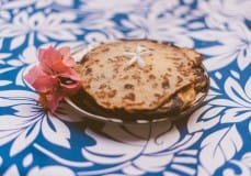 Recette : crepes banane Hommes de Polynesie Credit : Cartouche Louise-Michele