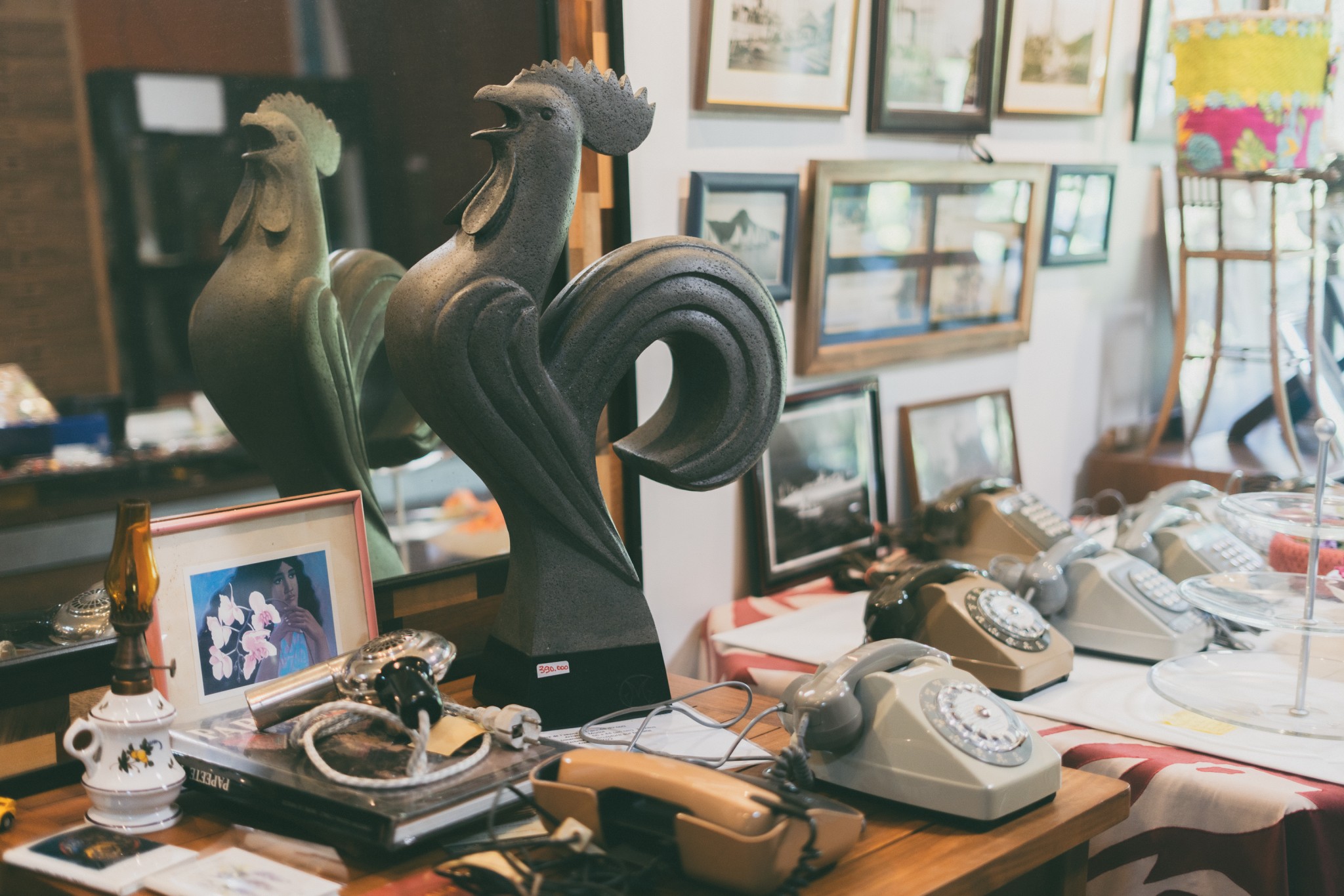 Dominique Laurent Antiquaire Hommes de Polynesie Credit : Cartouche Louise-Michele