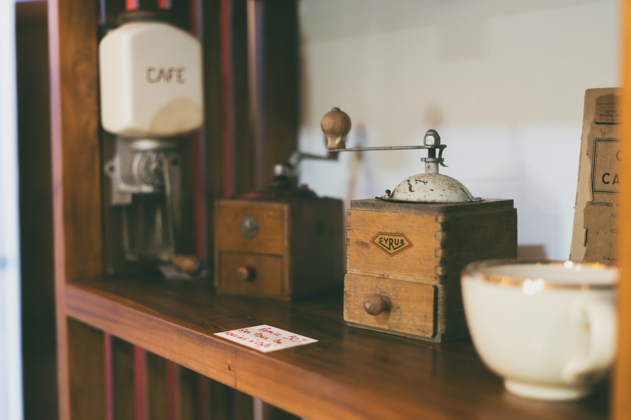 Dominique Laurent Antiquaire Hommes de Polynesie Credit : Cartouche Louise-Michele