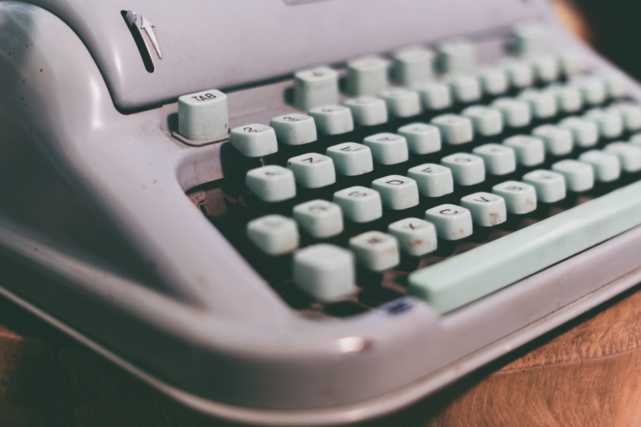 Dominique Laurent Antiquaire Hommes de Polynesie Credit : Cartouche Louise-Michele