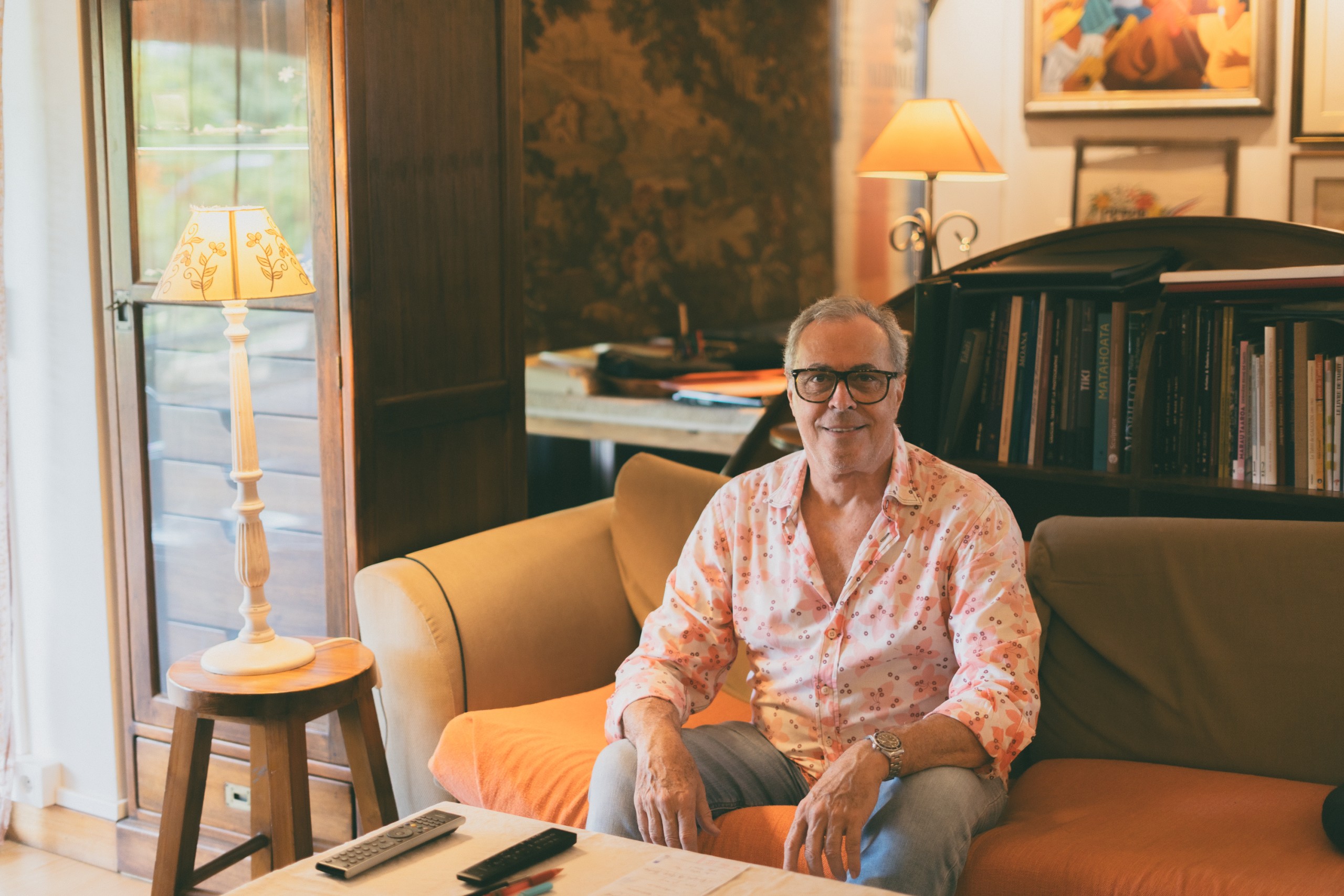 Dominique Laurent Antiquaire Hommes de Polynesie Credit : Cartouche Louise-Michele