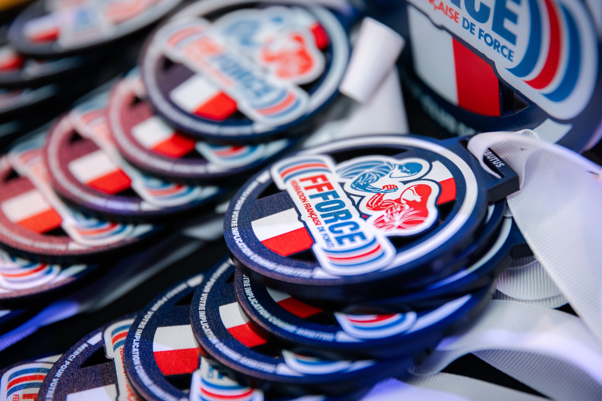 Stephane Serre, arbitre polynésien du bras de fer sportif