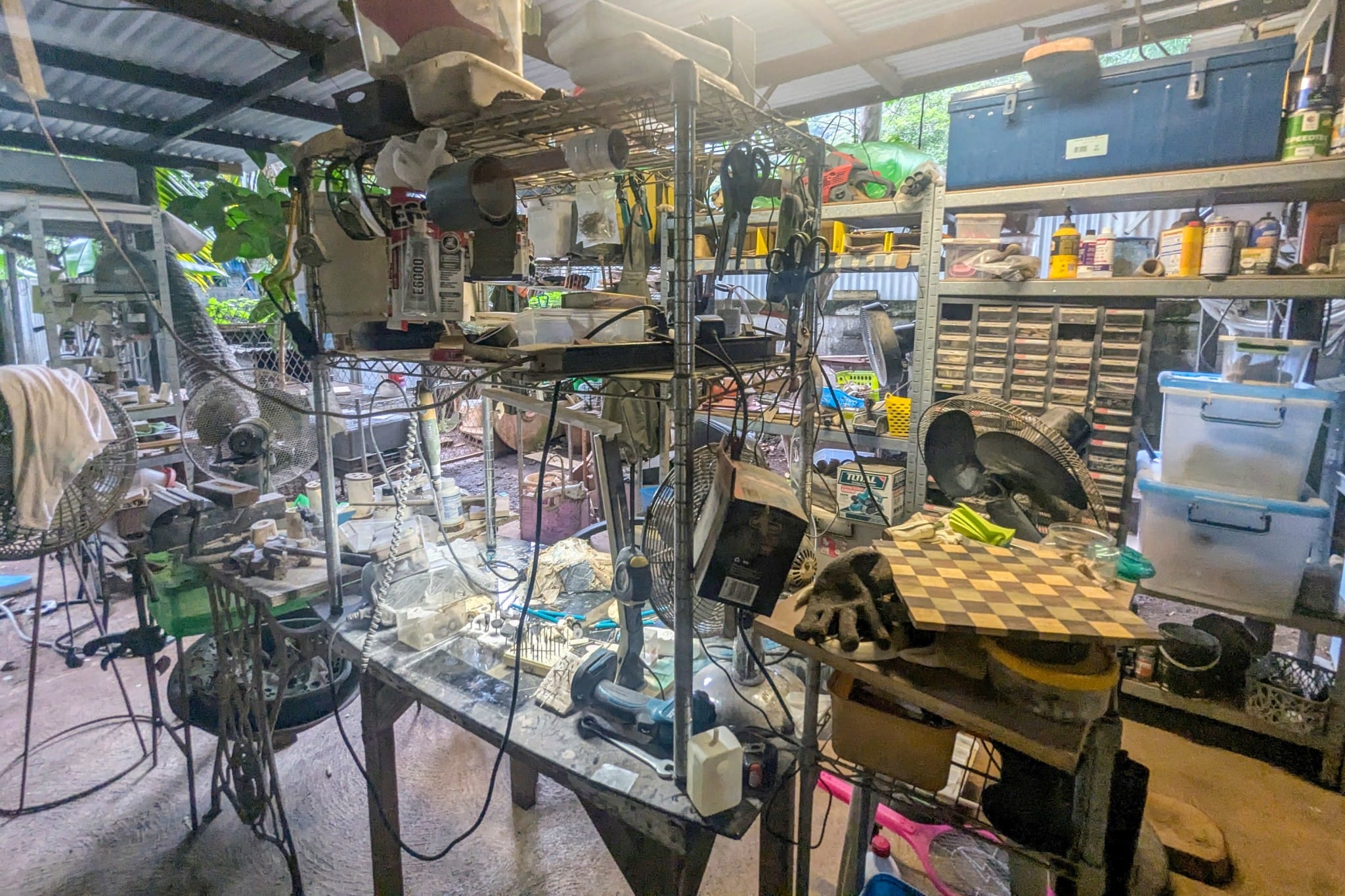 Derry Changuy, graveur et sculpteur polynésien