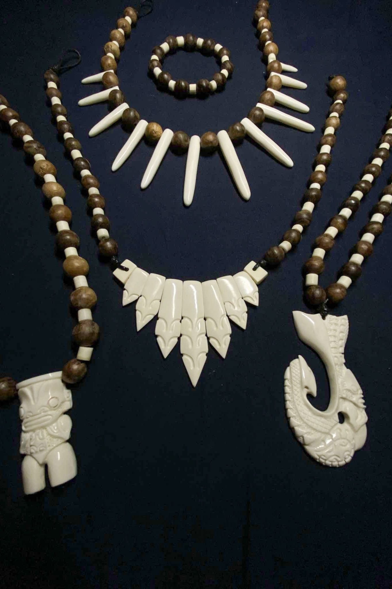 Derry Changuy, graveur et sculpteur polynésien