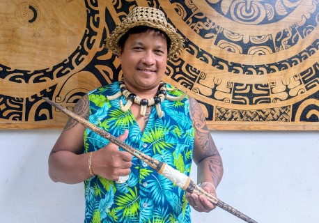 Derry Changuy, graveur et sculpteur marquisien