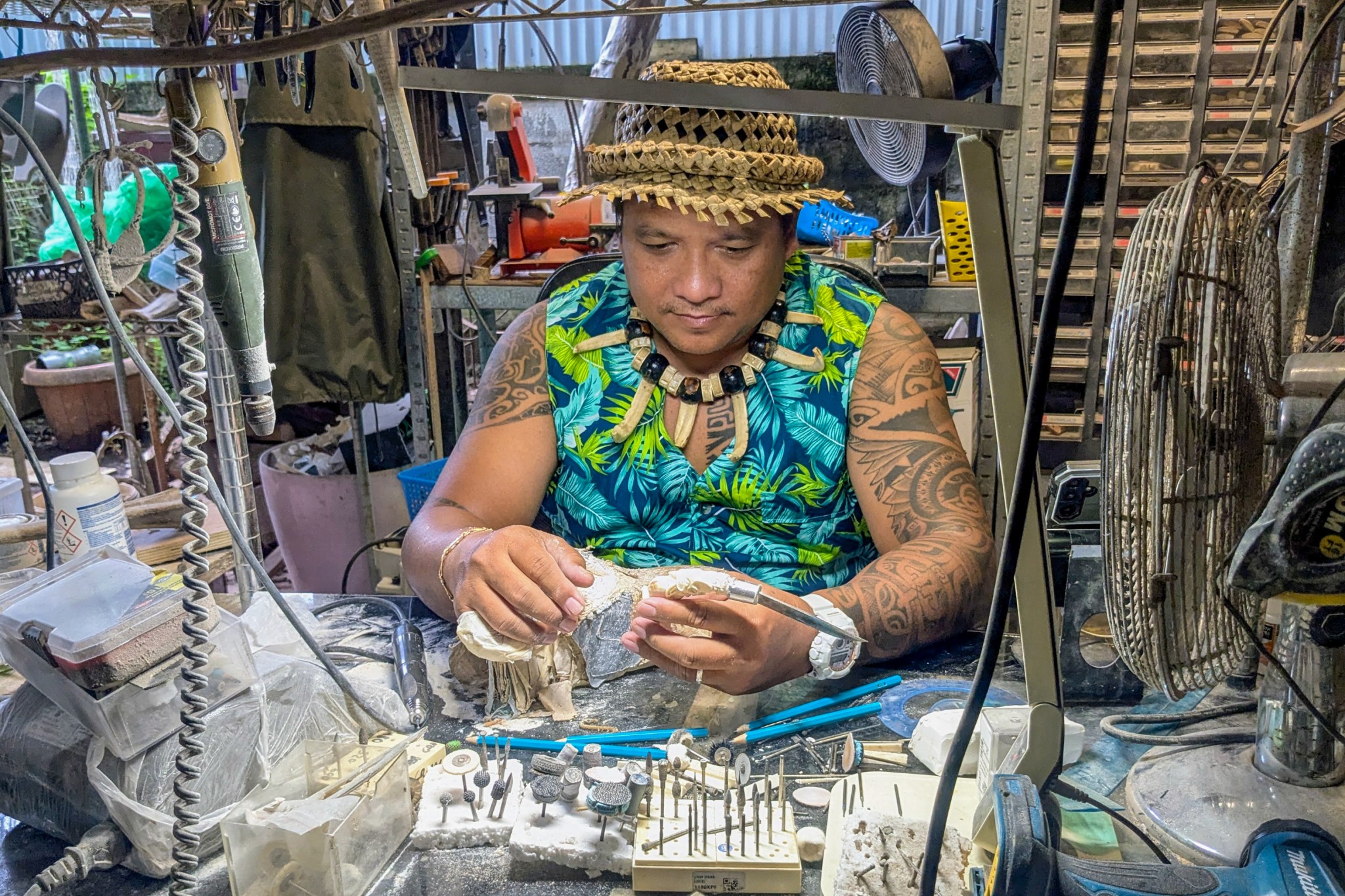 Derry Changuy, graveur et sculpteur polynésien