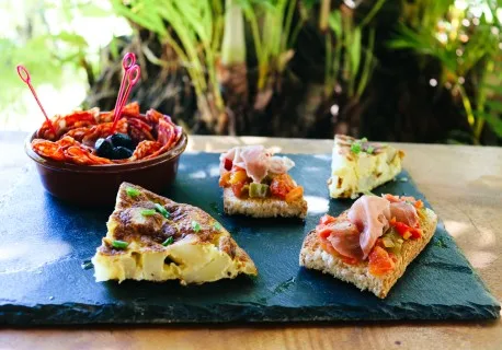 Recette de Tapas Hommes de Polynesie Credit : Isabelle Lesourd