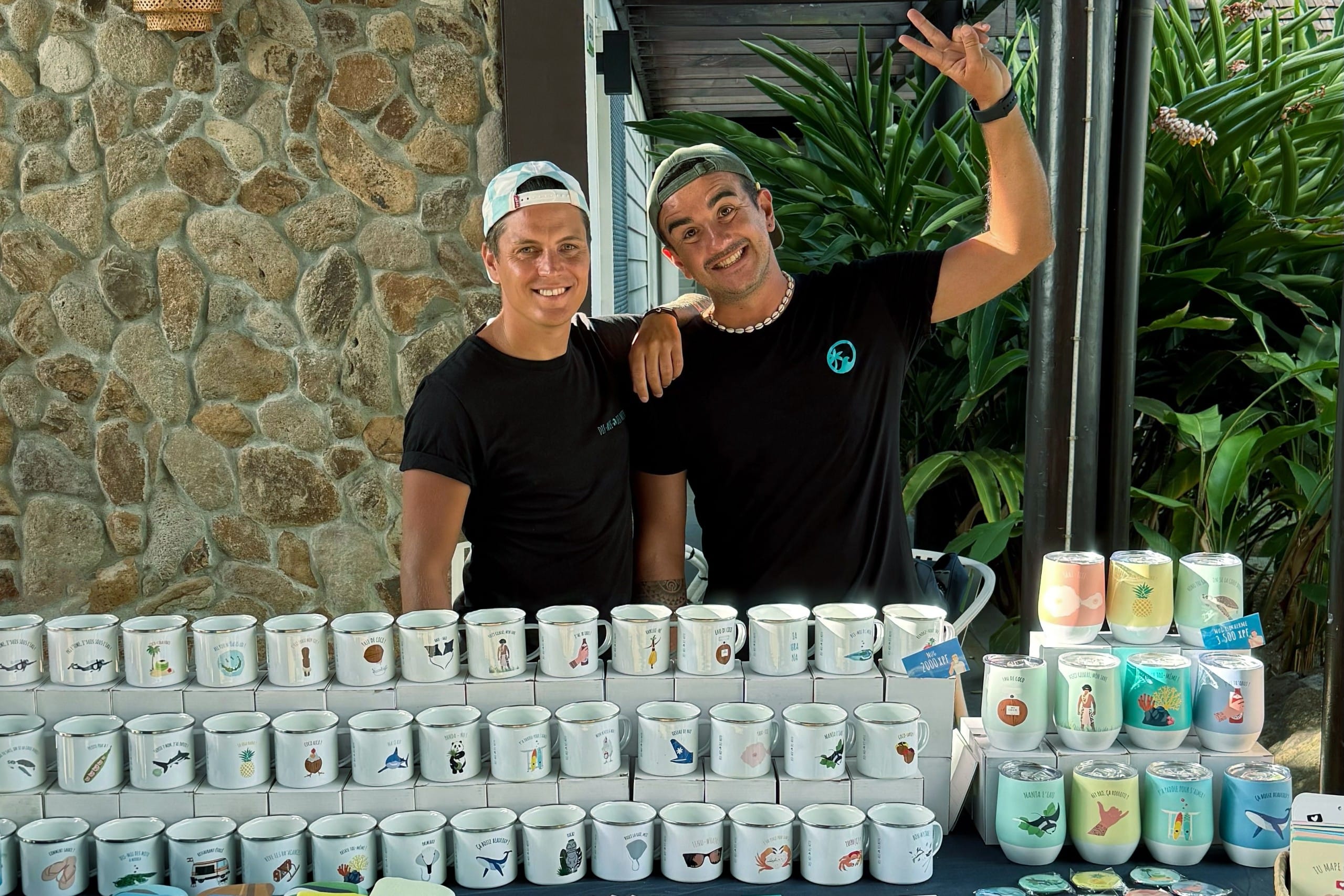 Benjamin et Savinien de Dis-moi des motu à Tahiti