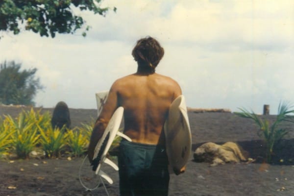 JC Shigetomi surfeur