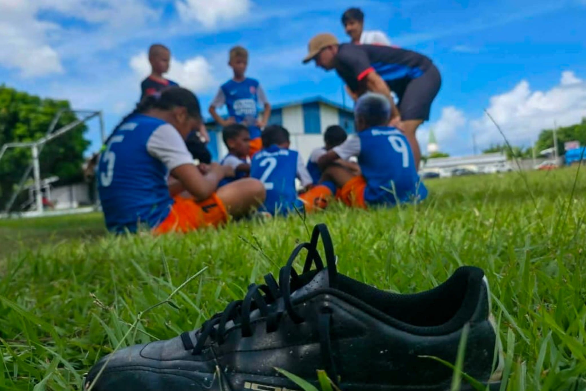 Nicolas Broséus, enseignant et coach de foot à Tahiti